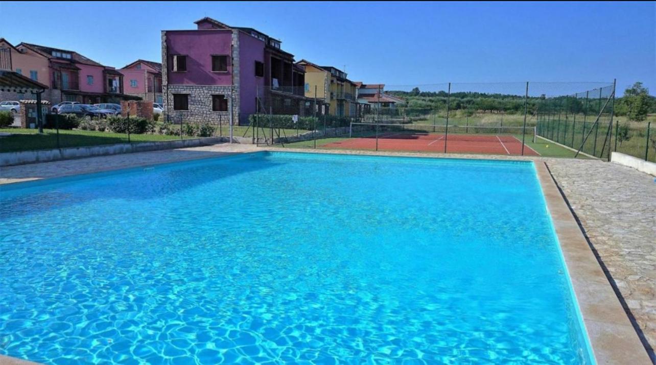 Apartment Aleks Tar-Vabriga Екстер'єр фото