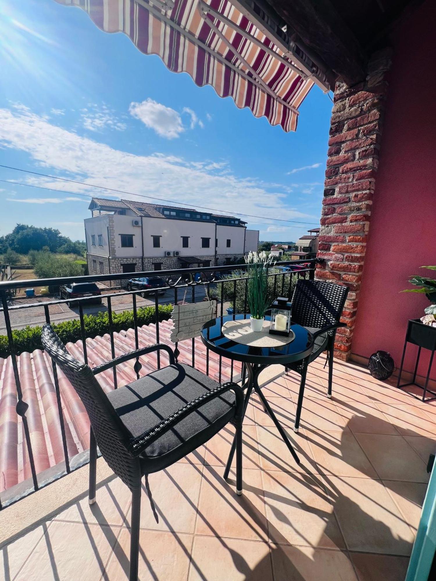 Apartment Aleks Tar-Vabriga Екстер'єр фото