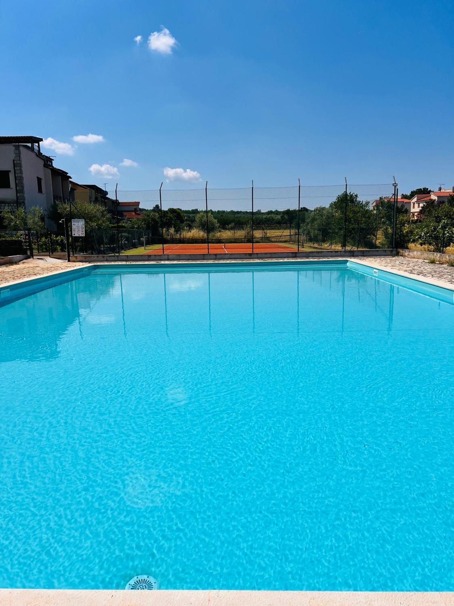 Apartment Aleks Tar-Vabriga Екстер'єр фото
